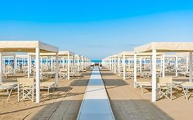 Regina Beach Holiday Apartments