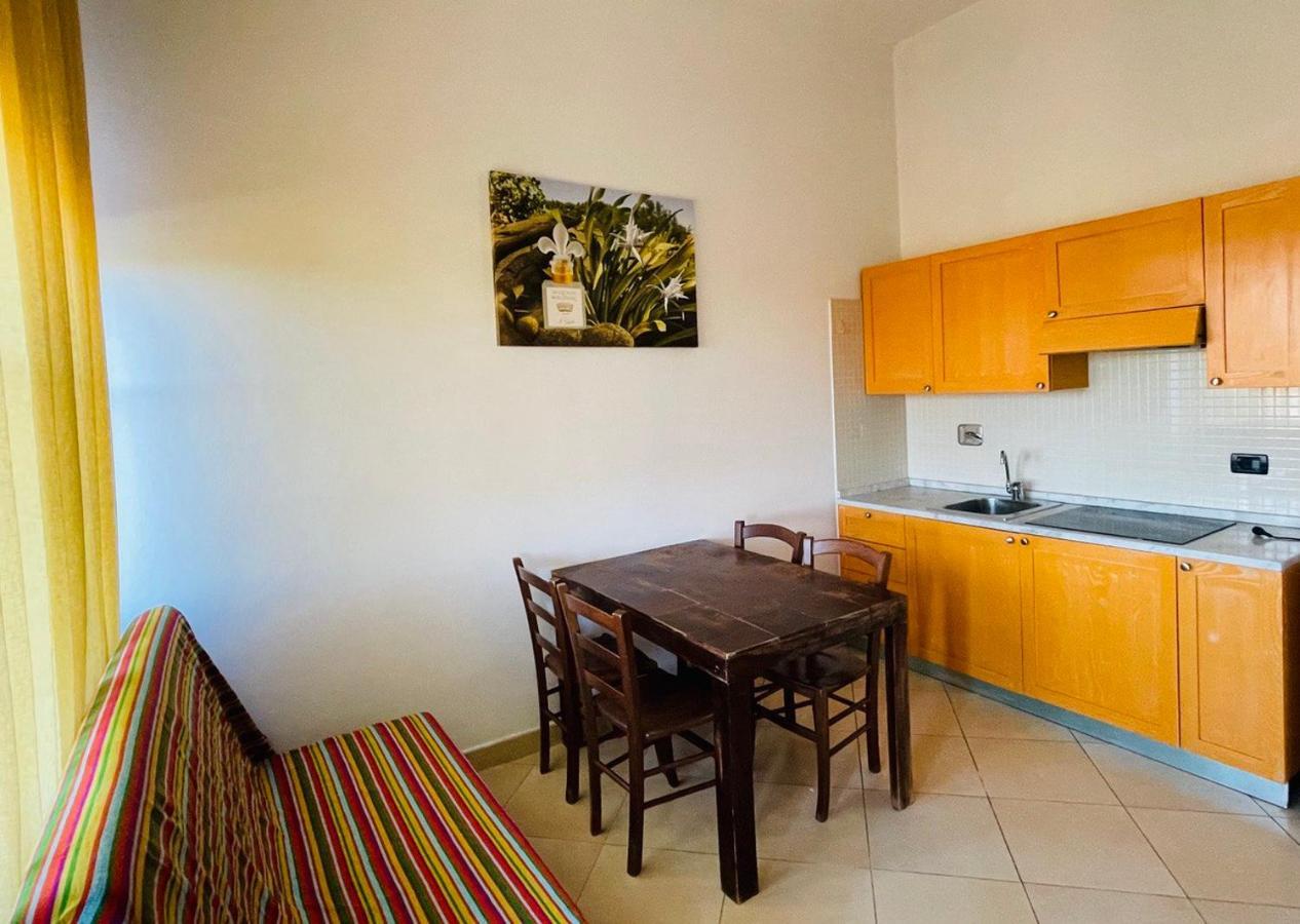 Regina Beach Holiday Apartments Тиррения Экстерьер фото